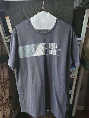 Under Armor Men's Tshirt